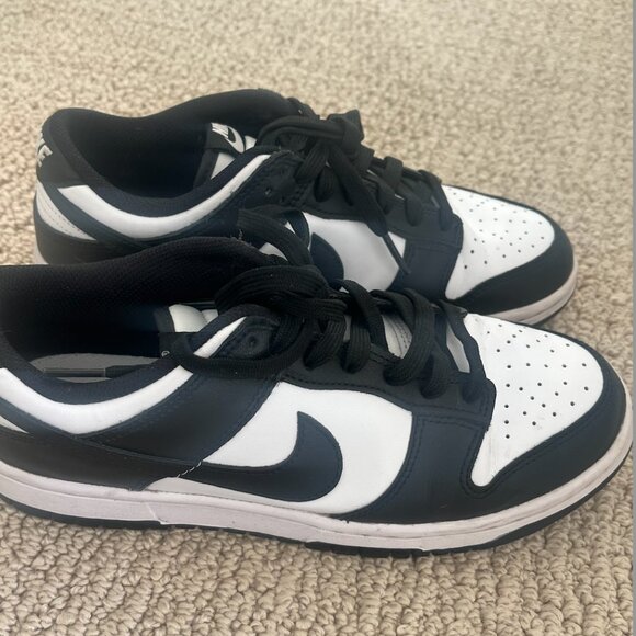 NIKE Shoes - NIKE Panda Dunk Women's Shoes Like New